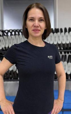 Инструктор групповых программ Мельникова Наталия